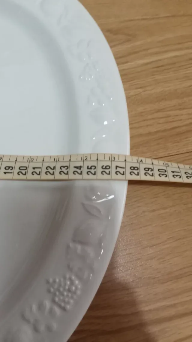 Fuente ovalada de porcelana blanca