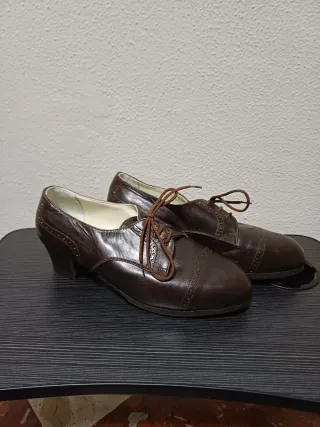 Zapatos brogue marrón chocolate. Talla 38