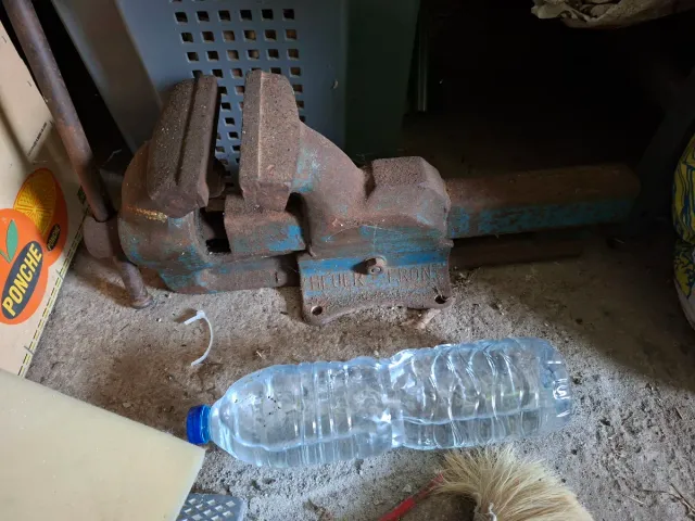 Torno de banco Heuer Nº 6 Muy antiguo