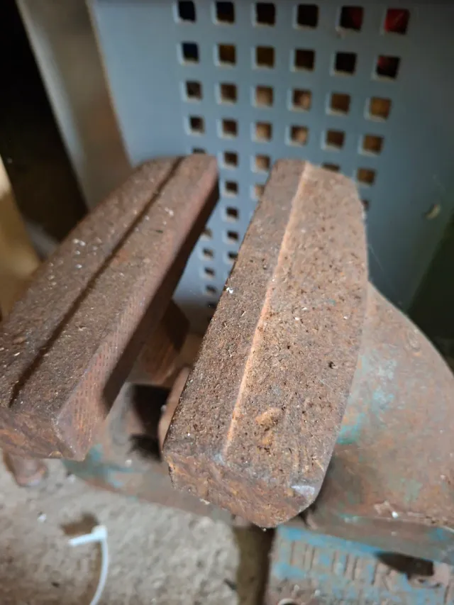 Torno de banco Heuer Nº 6 Muy antiguo