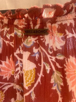 Blusa Billabong floral manga larga