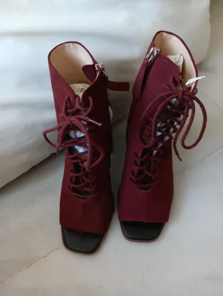 Botines burdeos cordones destalonados T38