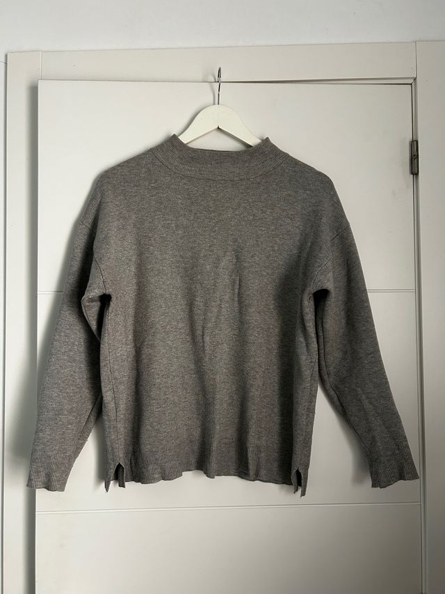 Jersey gris cuello alto