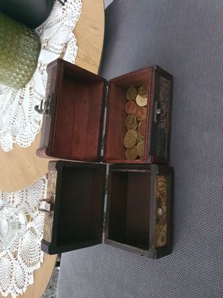 2 Cofre joyero de madera y metal 10€ 2p