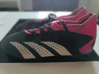 Botas de fútbol Adidas Predator rosa 37 1/3