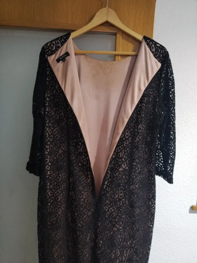 Vestido fiesta negro y rosa encaje