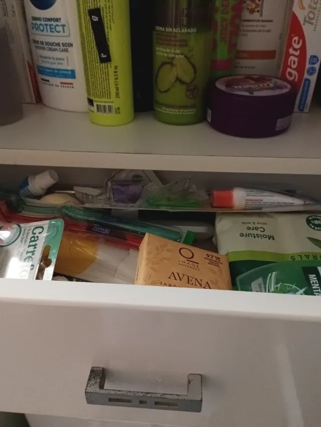 Mueble baño lacado blanco con puertas cristal