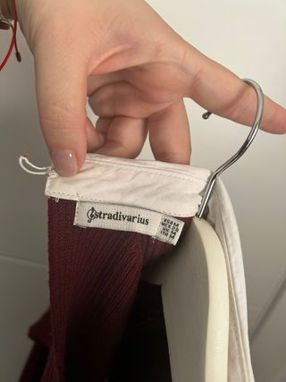 Jersey con cuello de camisa blanco y rojo