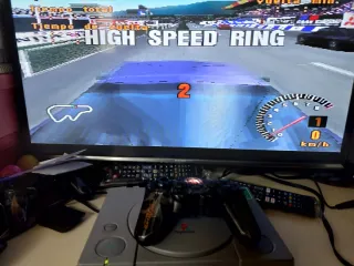 PlayStation 1 con 2 mandos Bluetooth