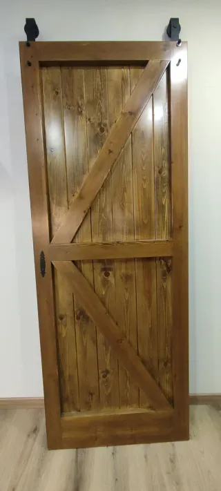 Puerta granero madera maciza con guía