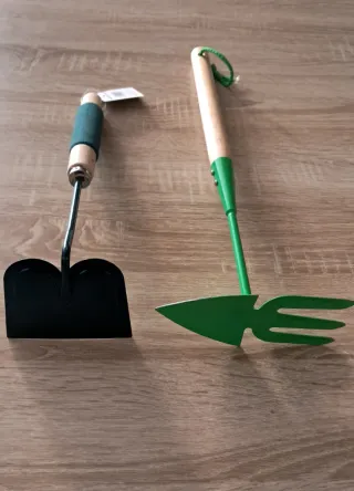 2 Utensilios Jardinería: Azada y Horquilla