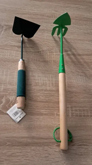 2 Utensilios Jardinería: Azada y Horquilla