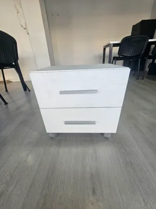 Cajonera blanca con ruedas