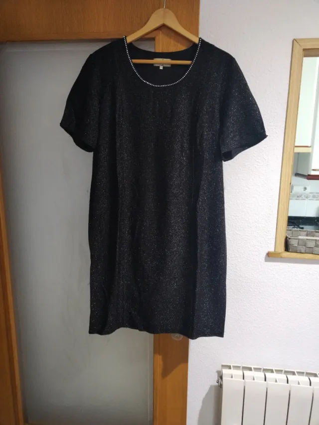 Vestido de fiesta negro con brillos