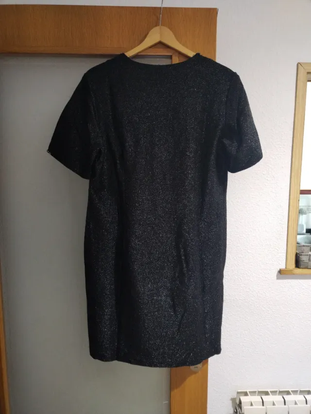 Vestido de fiesta negro con brillos