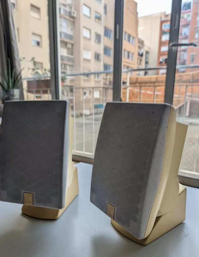 Pareja Altavoces KEF Model 60S Beige/Gris