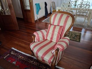 Butaca estilo inglés roja y beige