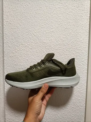 T40,5 Nike Air Zoom Pegasus 39
