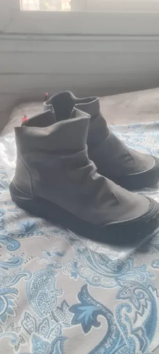 Botas unisex impermeables grises