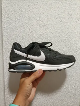 T38,5 Nike Air Max Command Negras