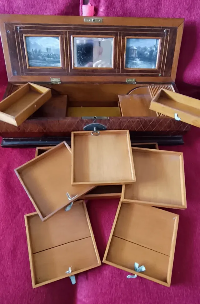 Costurero madera con cajones y compartimentos