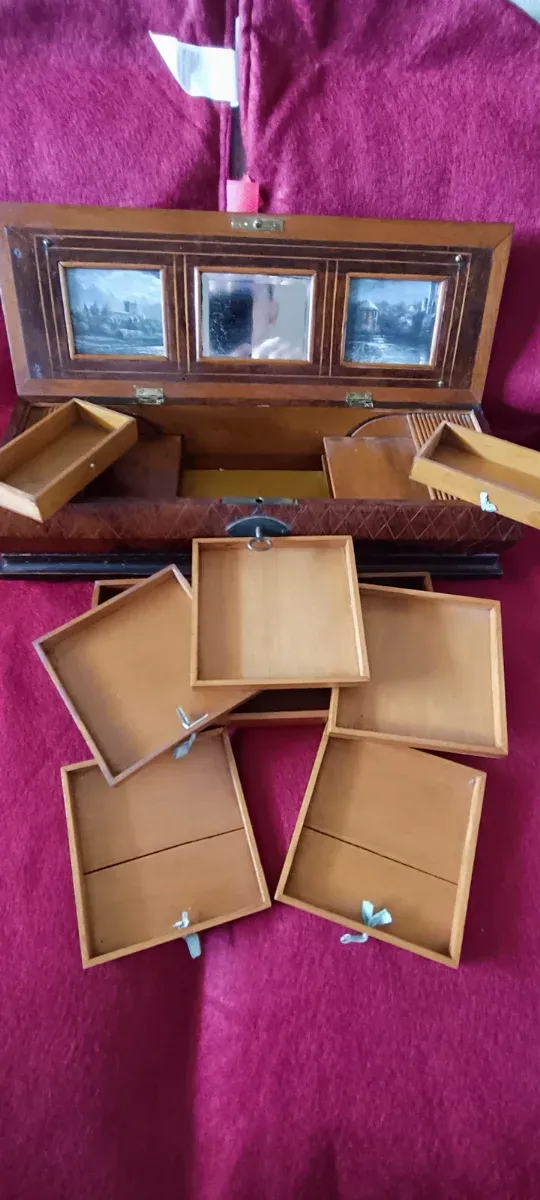 Costurero madera con cajones y compartimentos