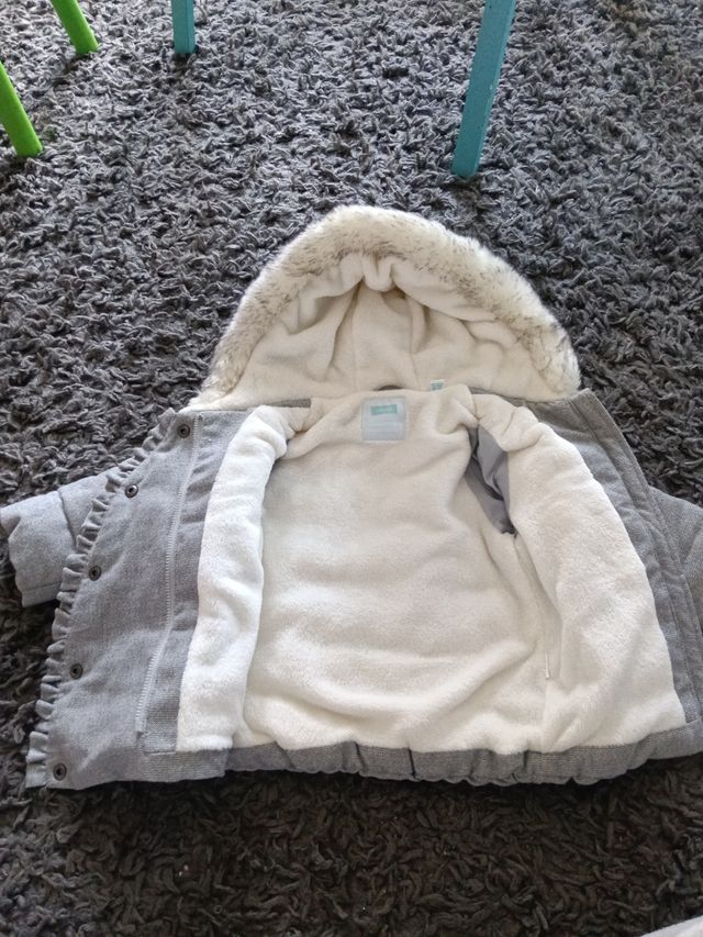 Chaqueta niña con capucha y pelo 18 meses