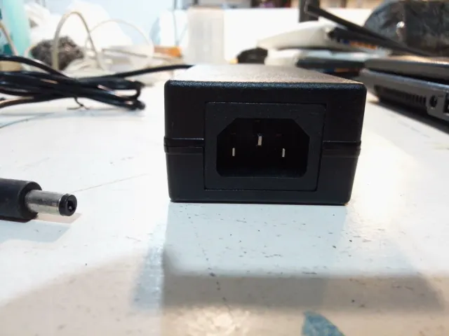 Fuente Alimentación 24V 2.5A