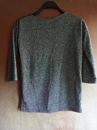 Camiseta gris plateada