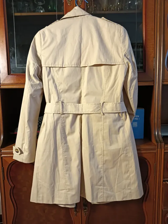 Gabardina beige doble botonadura