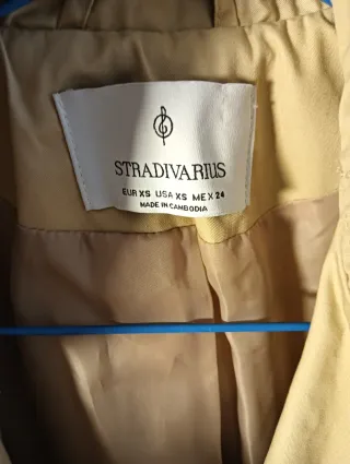 Gabardina beige doble botonadura