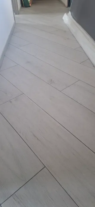 Suelo porcelánico 25x150