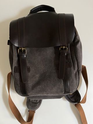 Mochila de piel y lona