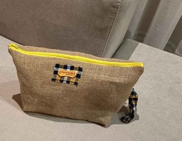 Neceser de saco hecho a mano con cremallera amaril