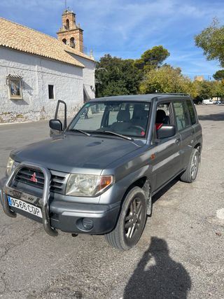 Mitsubishi Montero 2003