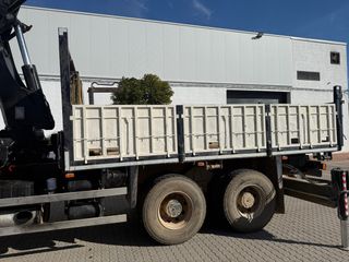 Camión Grúa HIAB 422-E 8 HIPRO