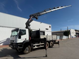 Camión Grúa HIAB 422-E 8 HIPRO