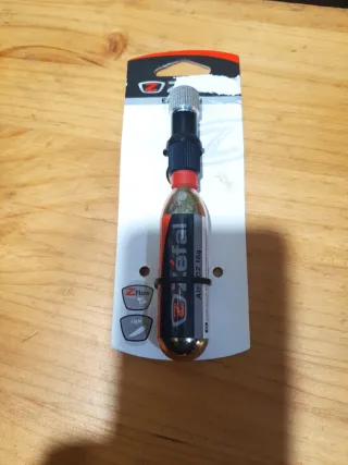 Cartucho CO2 Zefal 16g + Adaptador