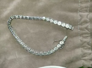 Bracciale in argento con pietre