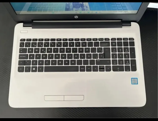 Portátil HP i7 Plata y Negro