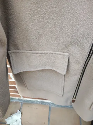 Parka camel mujer con capucha de pelo