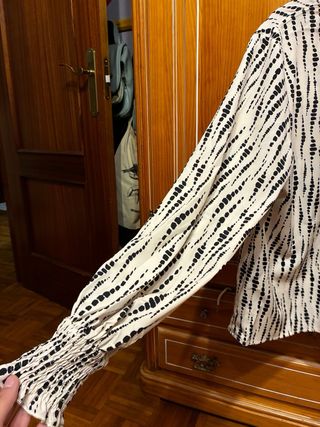 Blusa Shein blanca y negra