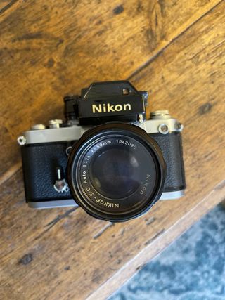 Nikon F2 con objetivo Nikkor 50mm f/1.4