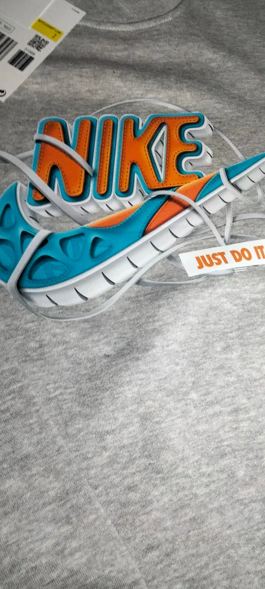 Sudadera Nike gris con logo multicolor Talla S