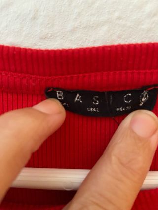 Camiseta roja Stradivarius manga larga