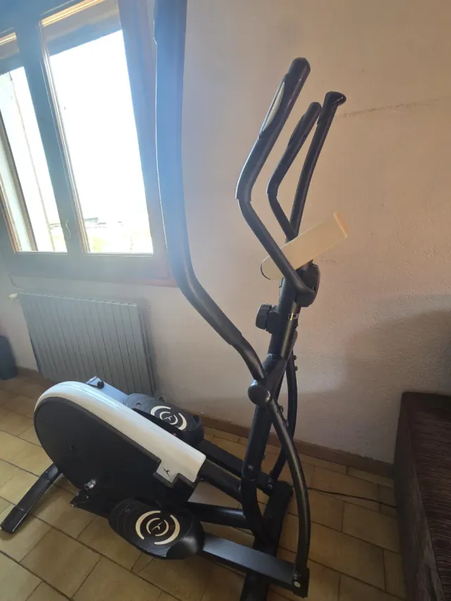 Bicicleta Elíptica Negra y Blanca