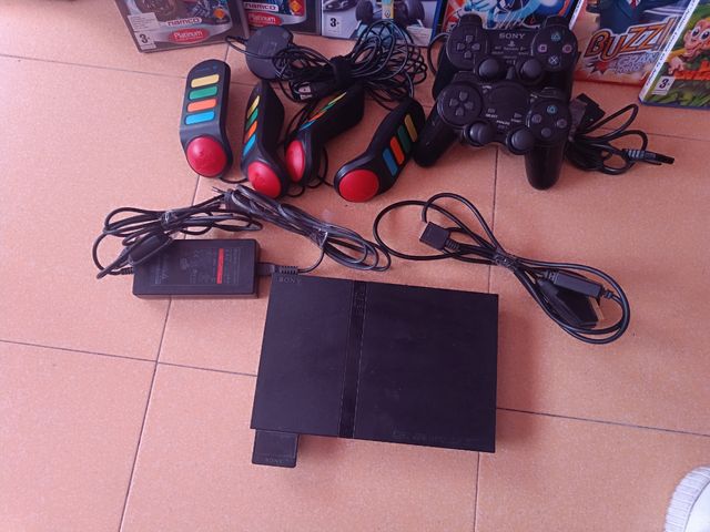 Consola PlayStation 2 Negra + Juegos y Accesorios
