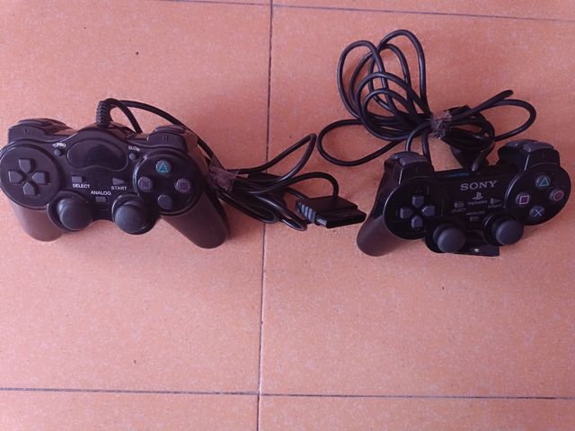 Consola PlayStation 2 Negra + Juegos y Accesorios