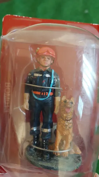Figura bombero con perro