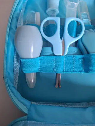 Neceser infantil azul con accesorios